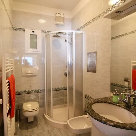 Casa Roccia Apartment Pino Lago Maggiore